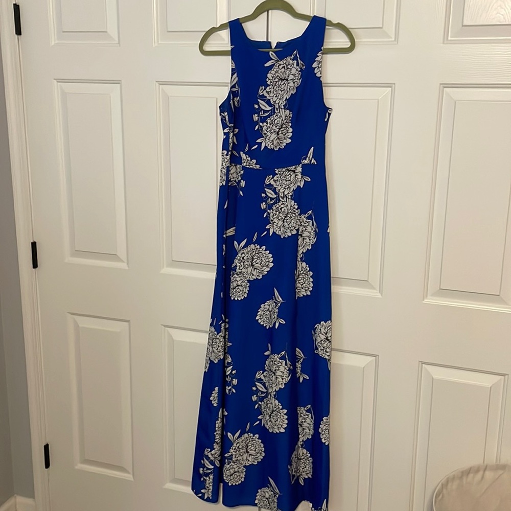 Floral maxi gown with slit